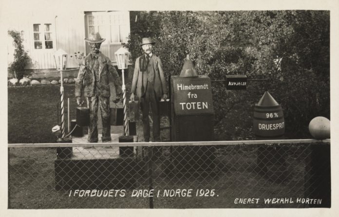 I_forbudets_dage_i_Norge_1925_-_no-nb_digifoto_20140611_00089_blds_03806